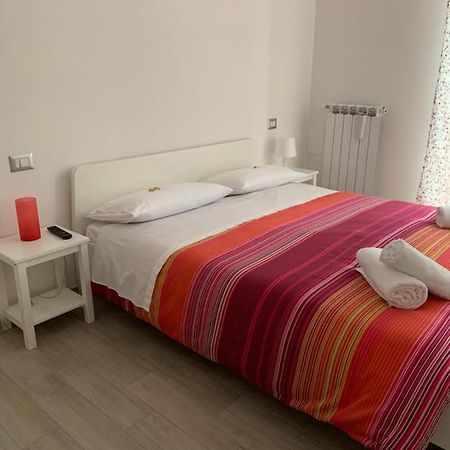 La Porta Di Carmy Apartment Napoli Ngoại thất bức ảnh