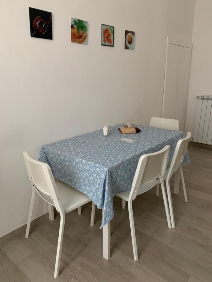 La Porta Di Carmy Apartment Napoli Ngoại thất bức ảnh